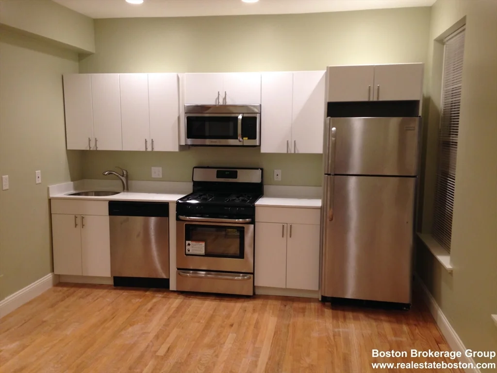 1 bed, 1 bath apartment for rent at 4 Kearsarge Unit 2, Roxbury — photo 1 of 6