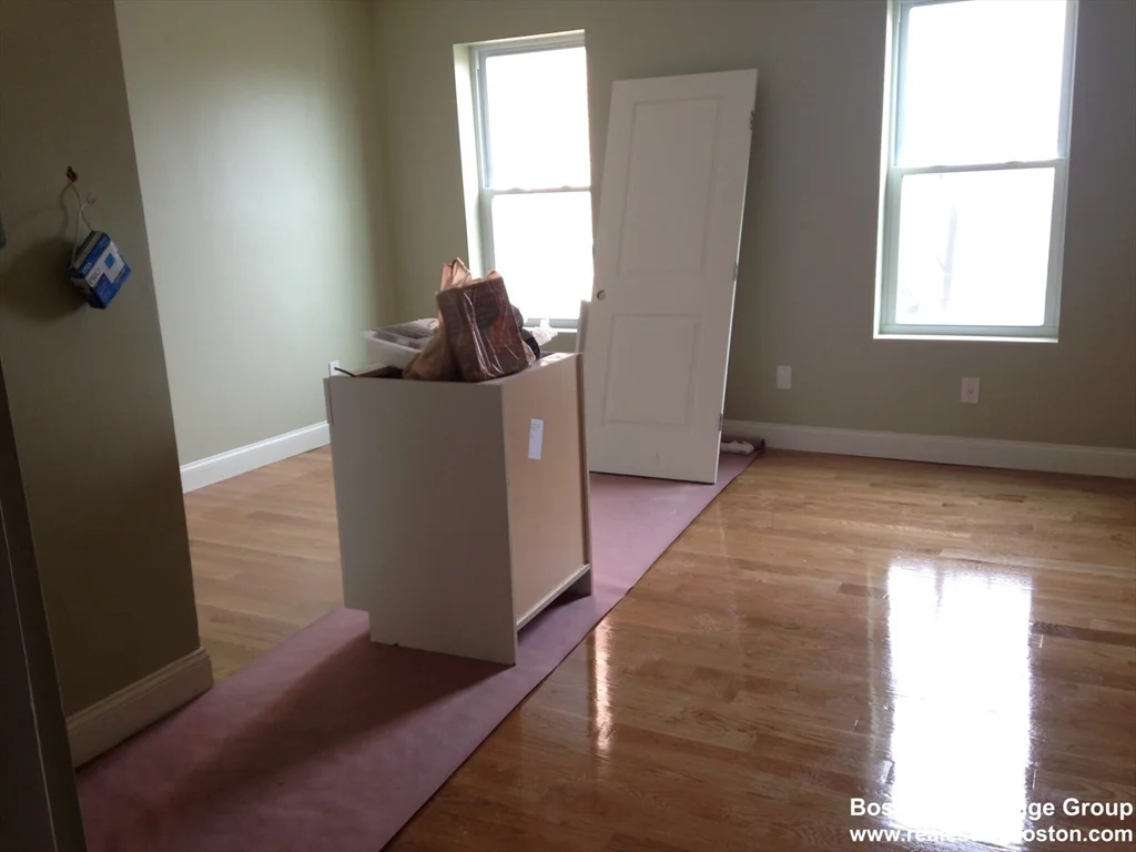 1 bed, 1 bath apartment for rent at 4 Kearsarge Unit 2, Roxbury — photo 3 of 6