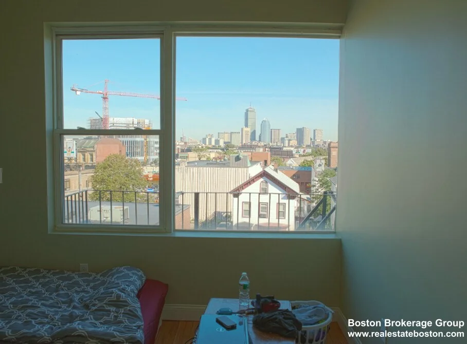 2 bed, 1 bath apartment for rent at 4 Kearsarge Unit 3, Roxbury — photo 5 of 8