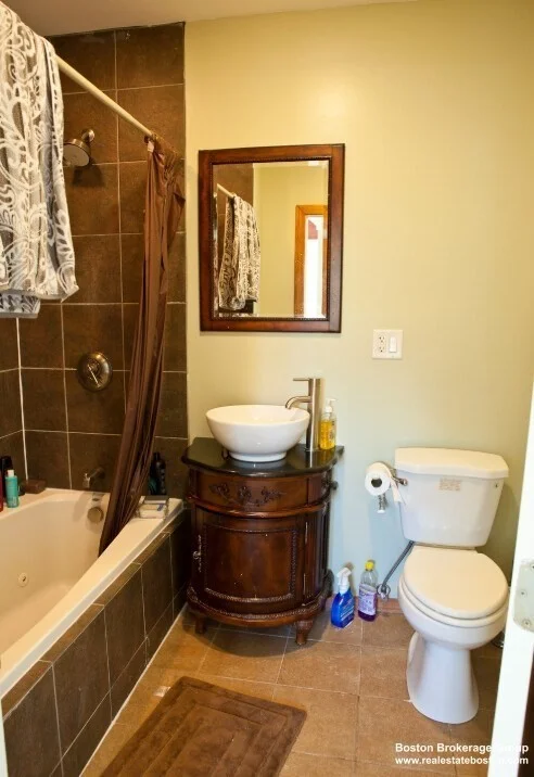 2 bed, 1 bath apartment for rent at 4 Kearsarge Unit 3, Roxbury — photo 7 of 8