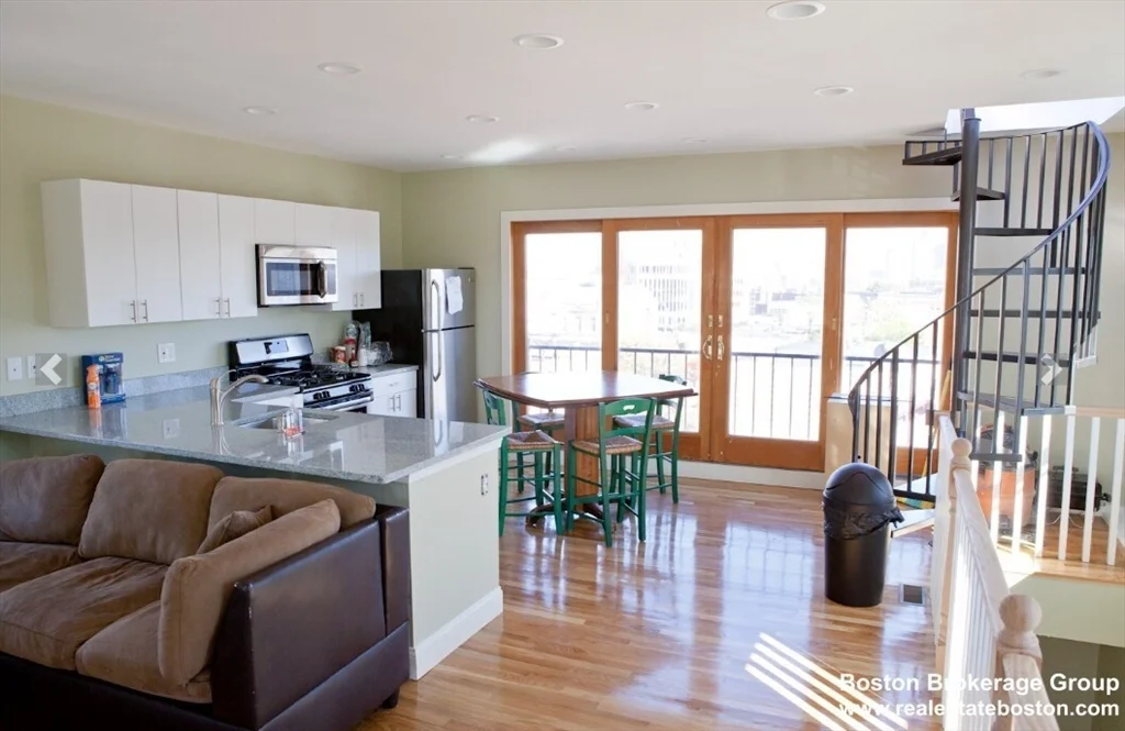 2 bed, 1 bath apartment for rent at 4 Kearsarge Unit 3, Roxbury