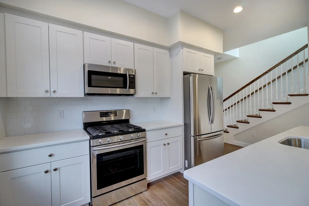 4 bed, 2 bath apartment for rent at 4 Kemp St Unit 1, South Boston — photo 5 of 40