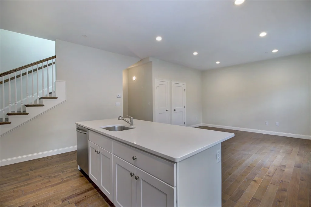 4 bed, 2 bath apartment for rent at 4 Kemp St Unit 1, South Boston — photo 4 of 40