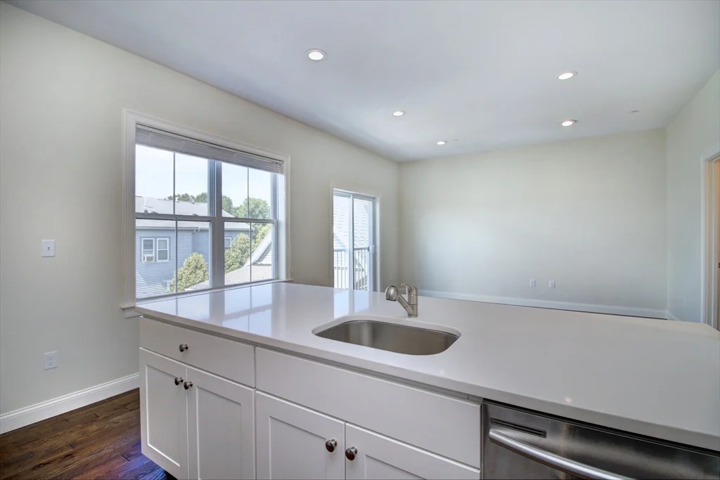 4 bed, 2 bath apartment for rent at 4 Kemp St Unit 1, South Boston — photo 21 of 40