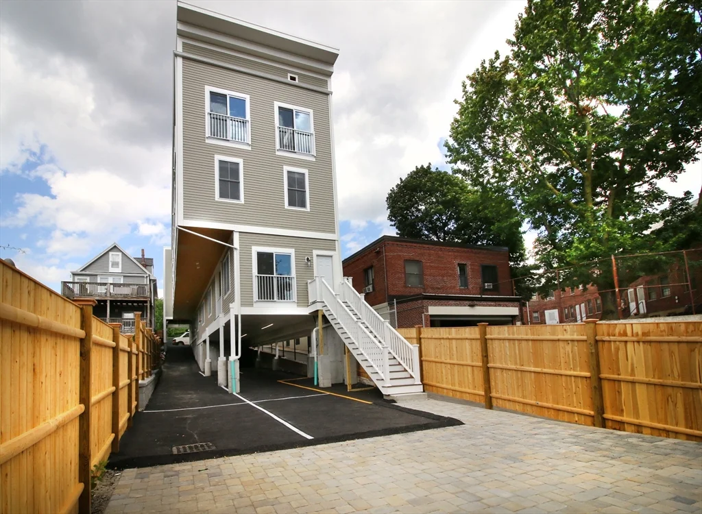 5 bed, 2 bath apartment for rent at 4 Kemp St Unit 1A, South Boston — photo 3 of 16