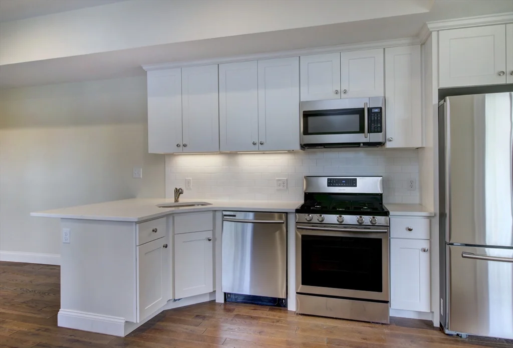 5 bed, 2 bath apartment for rent at 4 Kemp St Unit 1A, South Boston — photo 11 of 16