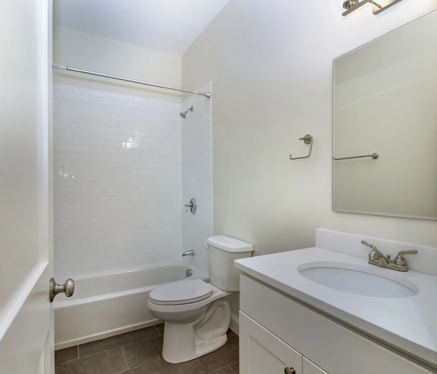 5 bed, 2 bath apartment for rent at 4 Kemp St Unit 1A, South Boston — photo 14 of 16