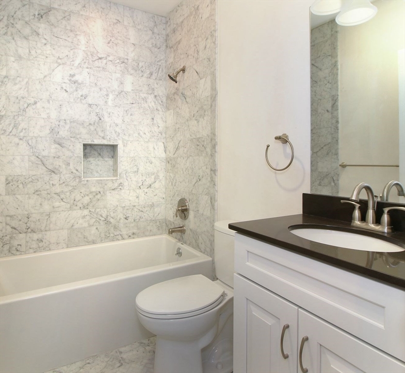 4 bed, 2 bath apartment for rent at 4 Kemp St Unit 3, South Boston — photo 5 of 42