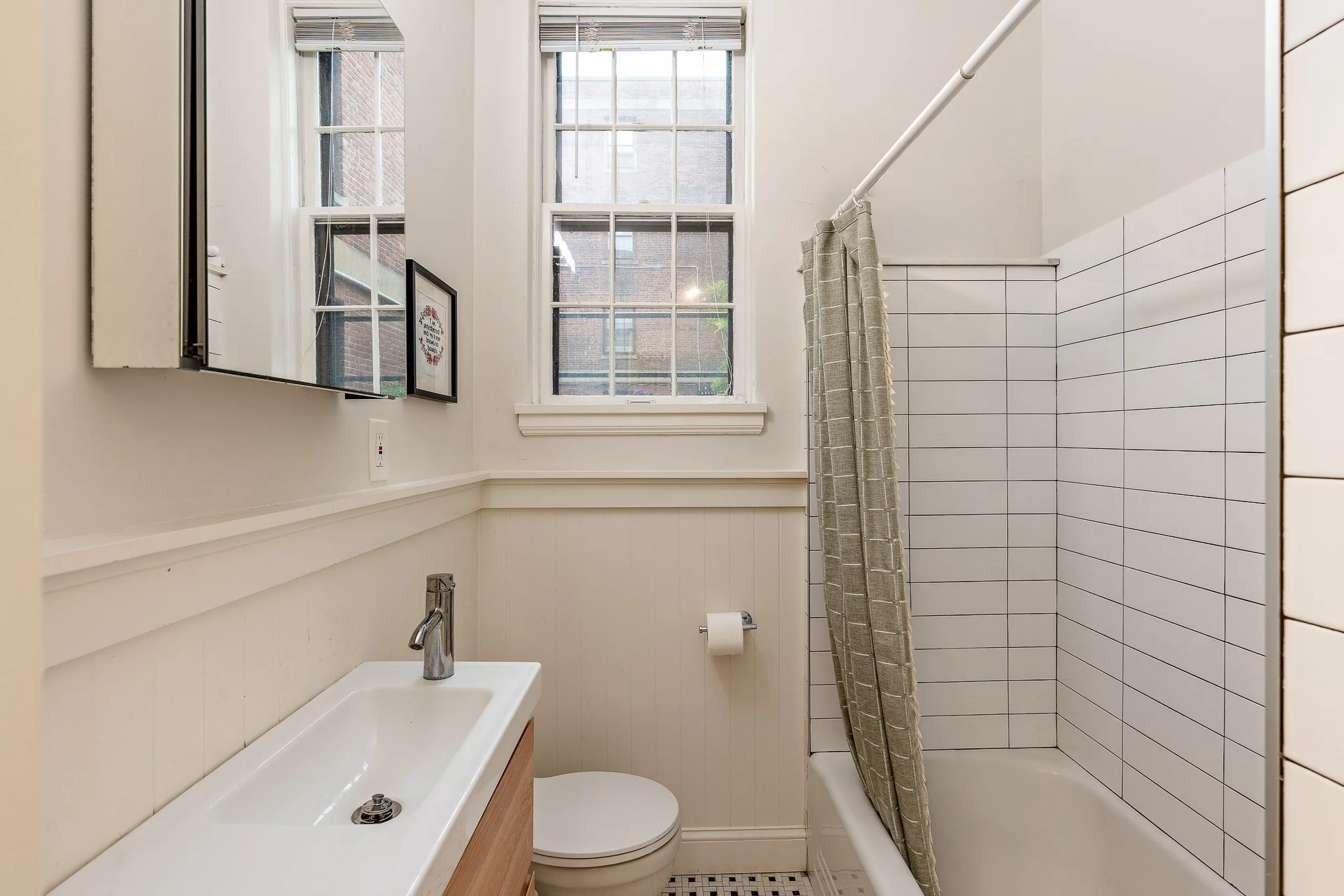 1 bed, 1 bath apartment for rent at 4 Kilsyth Ter Unit 14, Brighton — photo 15 of 17