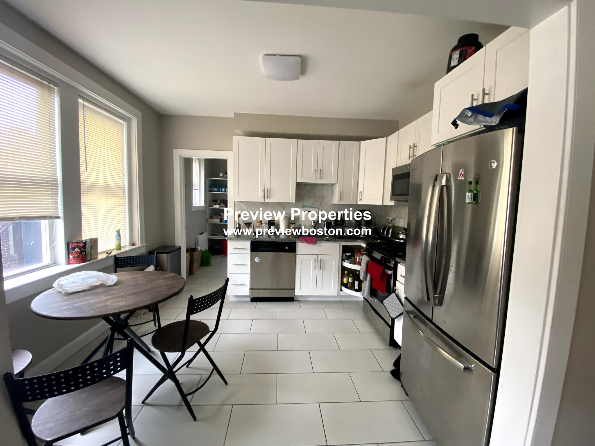 3 bed, 1 bath apartment for rent at 4 Leicester St Unit 1, Brighton — photo 3 of 18