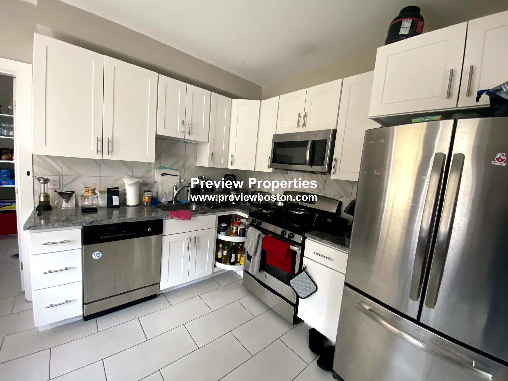 3 bed, 1 bath apartment for rent at 4 Leicester St Unit 1, Brighton — photo 2 of 18