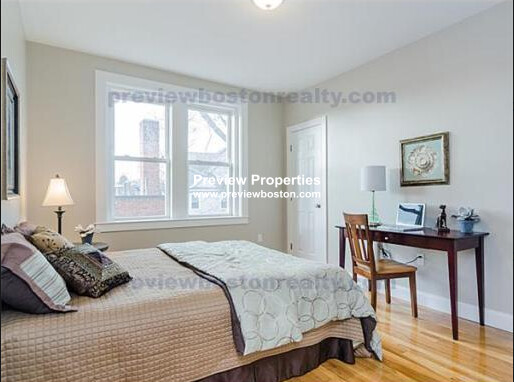 3 bed, 1 bath apartment for rent at 4 Leicester St Unit 1, Brighton — photo 5 of 18