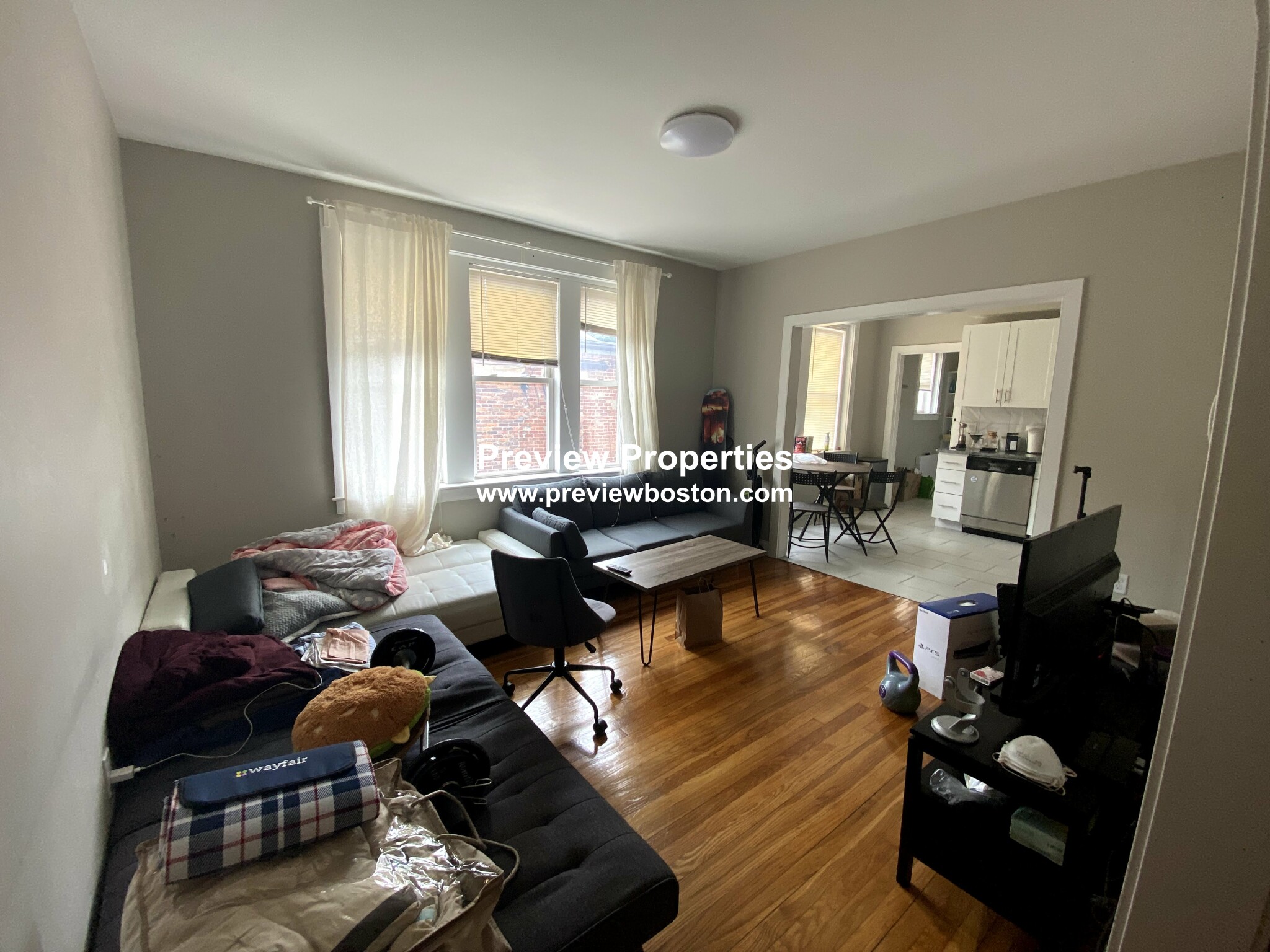 3 bed, 1 bath apartment for rent at 4 Leicester St Unit 1, Brighton — photo 9 of 18