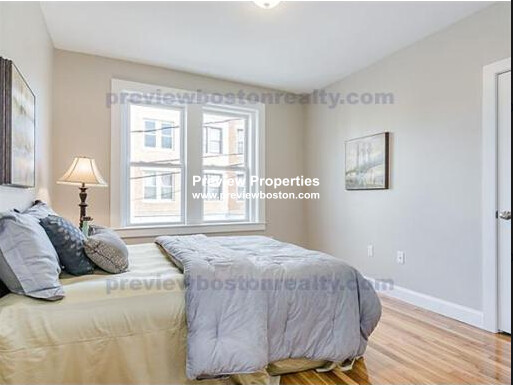 3 bed, 1 bath apartment for rent at 4 Leicester St Unit 1, Brighton — photo 7 of 18