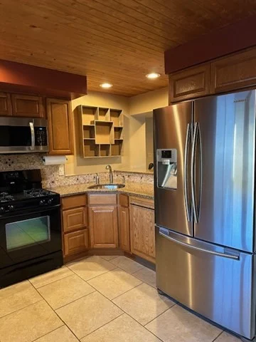 2 bed, 1 bath apartment for rent at 4 Linda Circle Unit 1, Shrewsbury — photo 1 of 5