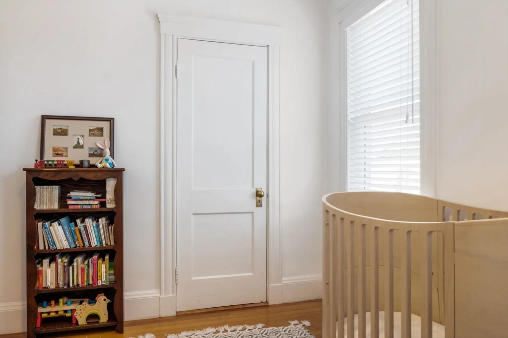 2 bed, 1 bath apartment for rent at 4 Linden Ct Unit 3, Coolidge Corner — photo 34 of 42