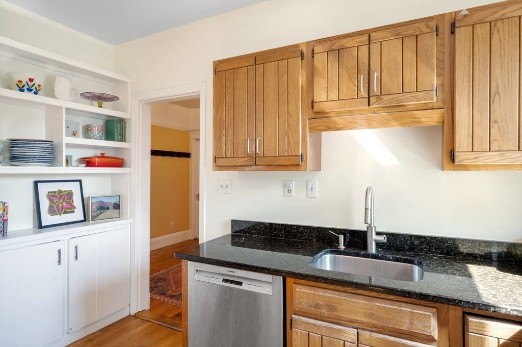 2 bed, 1 bath apartment for rent at 4 Linden Ct Unit 3, Coolidge Corner — photo 36 of 42
