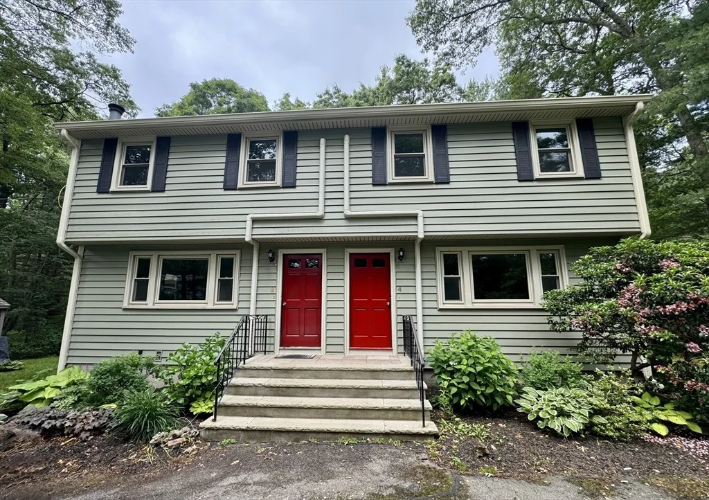 3 bed, 1 bath apartment for rent at 4 Link St Unit 0, Foxboro — photo 1 of 16
