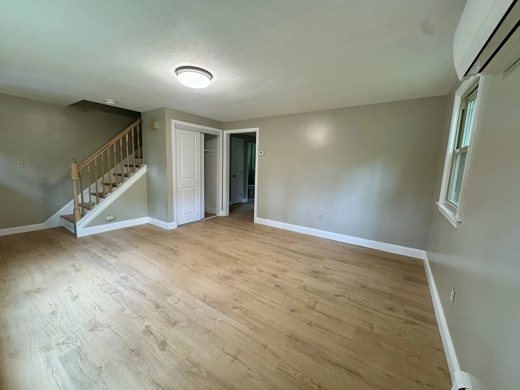 3 bed, 1 bath apartment for rent at 4 Link St Unit 0, Foxboro — photo 5 of 16