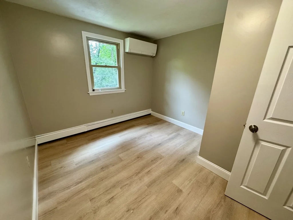 3 bed, 1 bath apartment for rent at 4 Link St Unit 0, Foxboro — photo 6 of 16