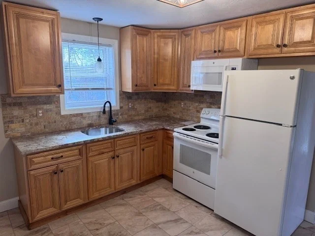 2 bed, 1 bath apartment for rent at 4 Linwood St Unit 4, Webster — photo 4 of 19