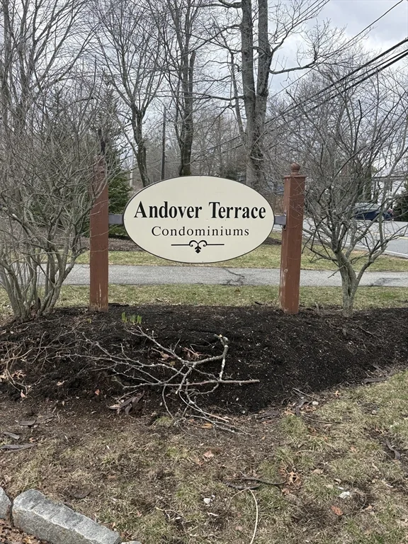 2 bed, 1 bath apartment for rent at 4 Longwood Dr Unit 3, Andover — photo 1 of 14