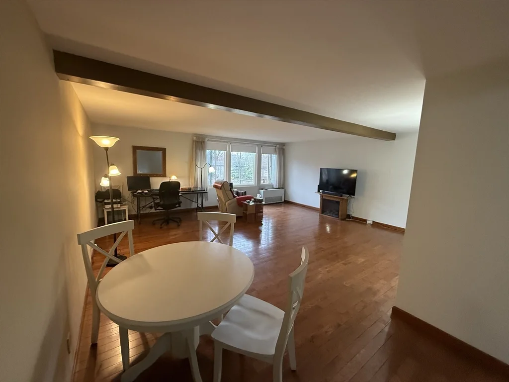 2 bed, 1 bath apartment for rent at 4 Longwood Dr Unit 3, Andover — photo 9 of 14