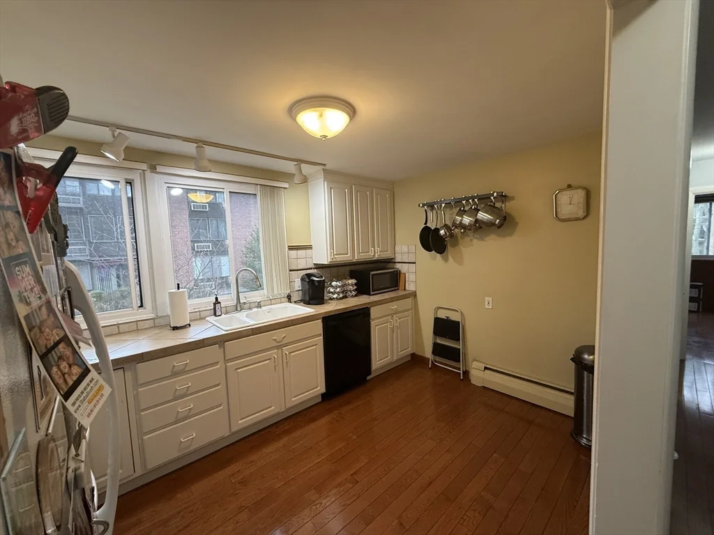 2 bed, 1 bath apartment for rent at 4 Longwood Dr Unit 3, Andover — photo 7 of 14