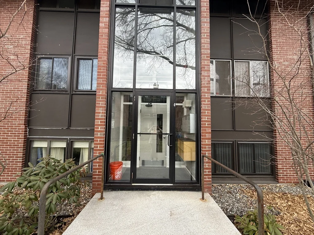 2 bed, 1 bath apartment for rent at 4 Longwood Dr Unit 3, Andover — photo 4 of 14
