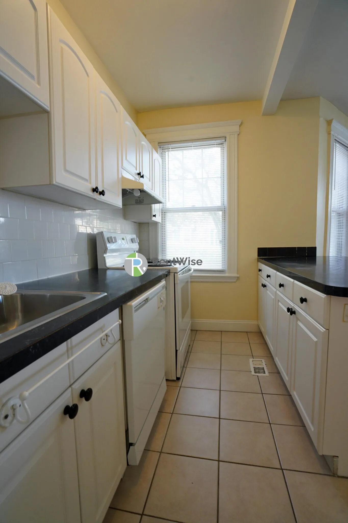 2 bed, 1 bath apartment for rent at 4 Lorraine Ter Unit 1, Allston — photo 8 of 22