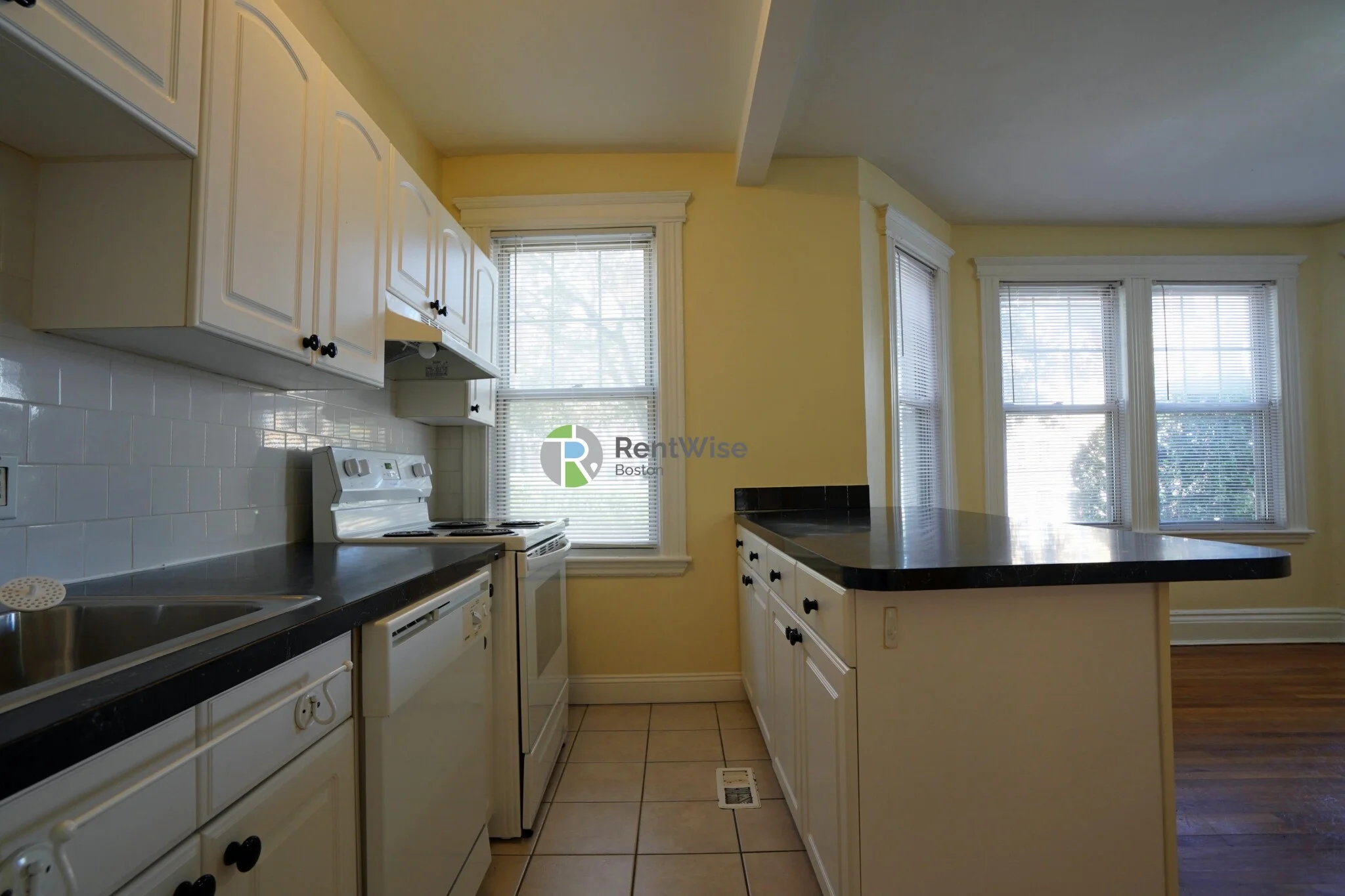 2 bed, 1 bath apartment for rent at 4 Lorraine Ter Unit 1, Allston — photo 6 of 22