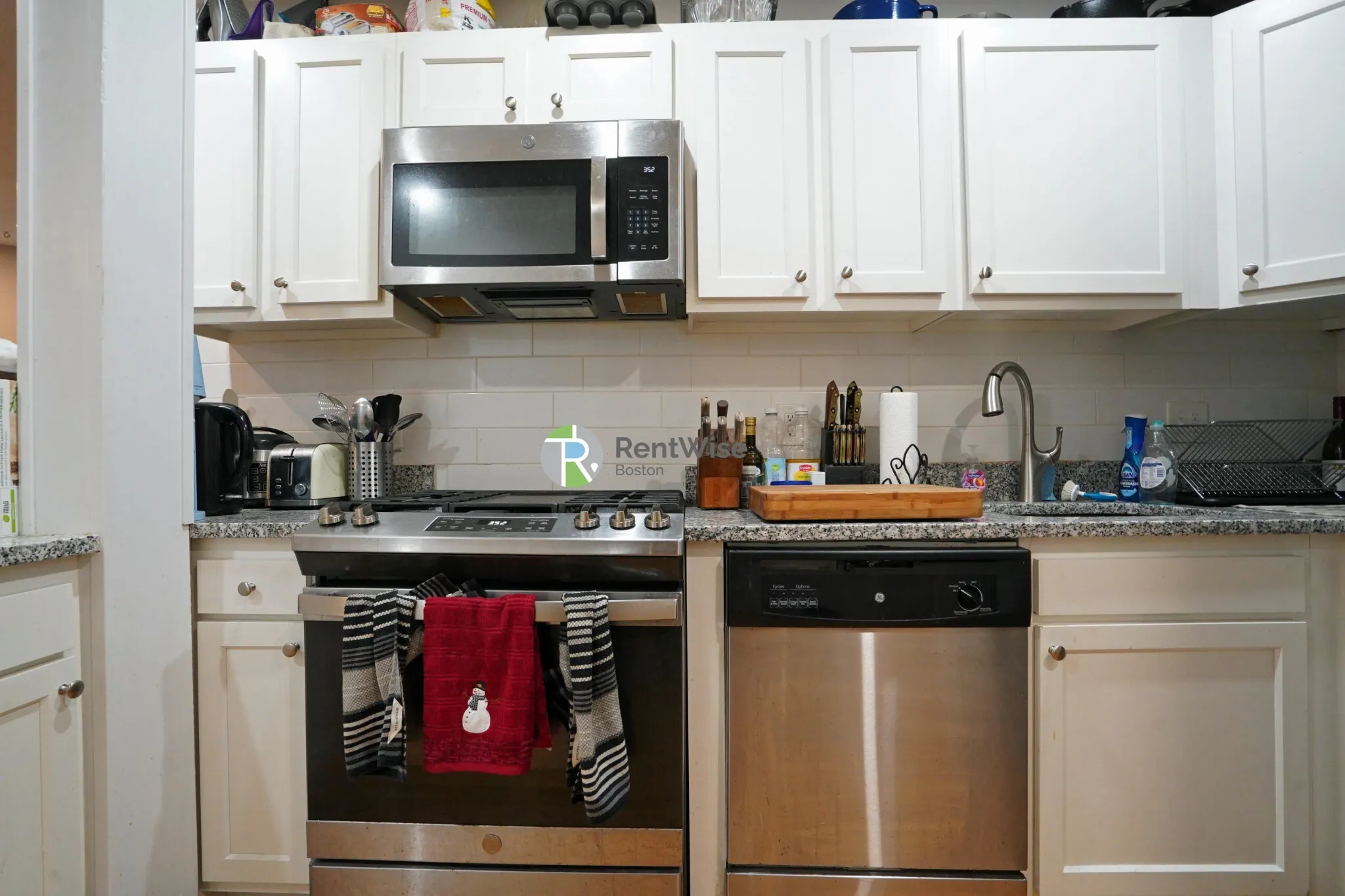 3 bed, 1 bath apartment for rent at 4 Lorraine Ter Unit 3, Allston — photo 5 of 19