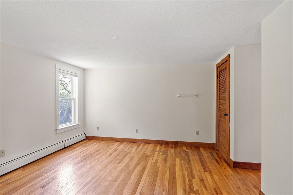 4 bed, 2 bath apartment for rent at 4 Lowest Ln Unit 0, Rockport — photo 21 of 36