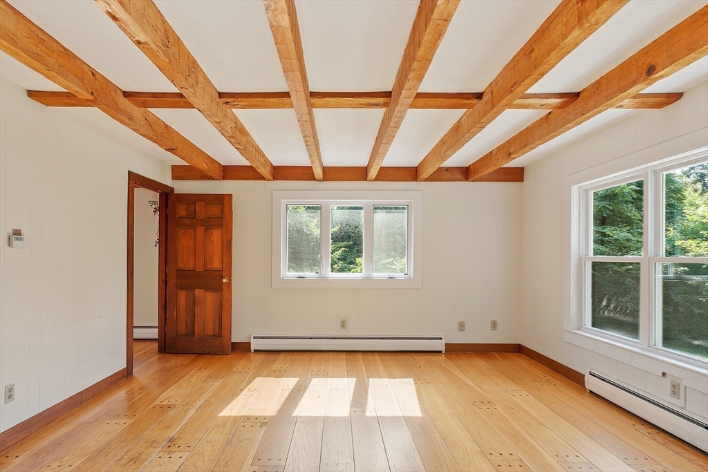 4 bed, 2 bath apartment for rent at 4 Lowest Ln Unit 0, Rockport — photo 13 of 36