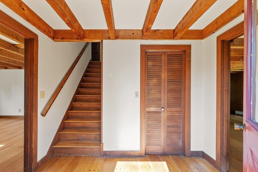 4 bed, 2 bath apartment for rent at 4 Lowest Ln Unit 0, Rockport — photo 9 of 36