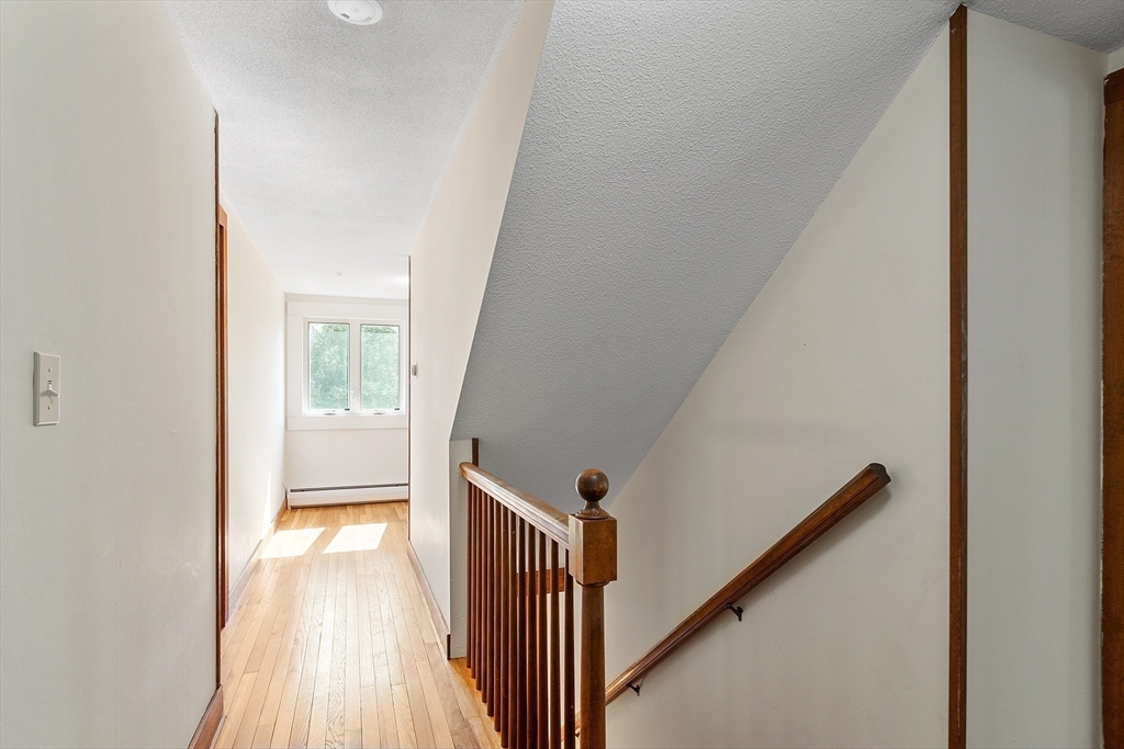 4 bed, 2 bath apartment for rent at 4 Lowest Ln Unit 0, Rockport — photo 20 of 36
