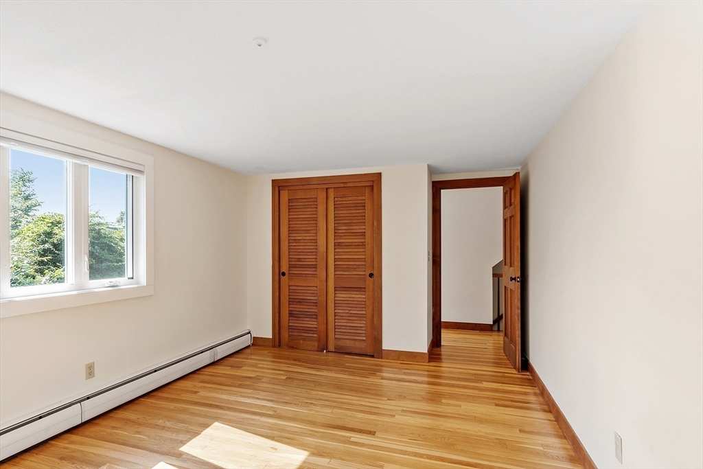 4 bed, 2 bath apartment for rent at 4 Lowest Ln Unit 0, Rockport — photo 29 of 36