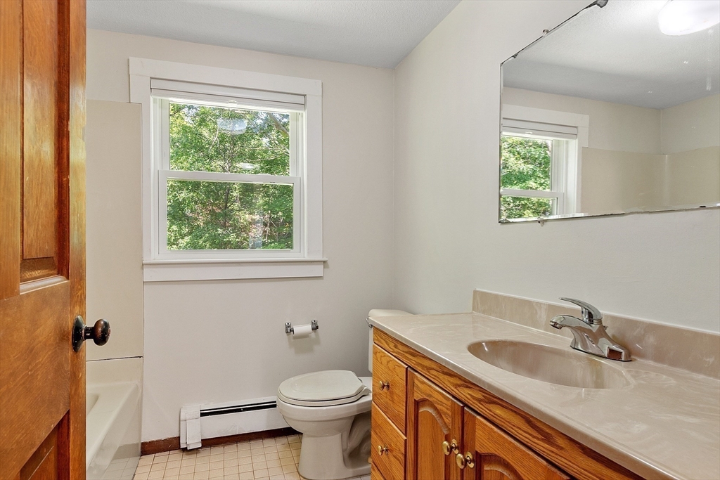 4 bed, 2 bath apartment for rent at 4 Lowest Ln Unit 0, Rockport — photo 26 of 36