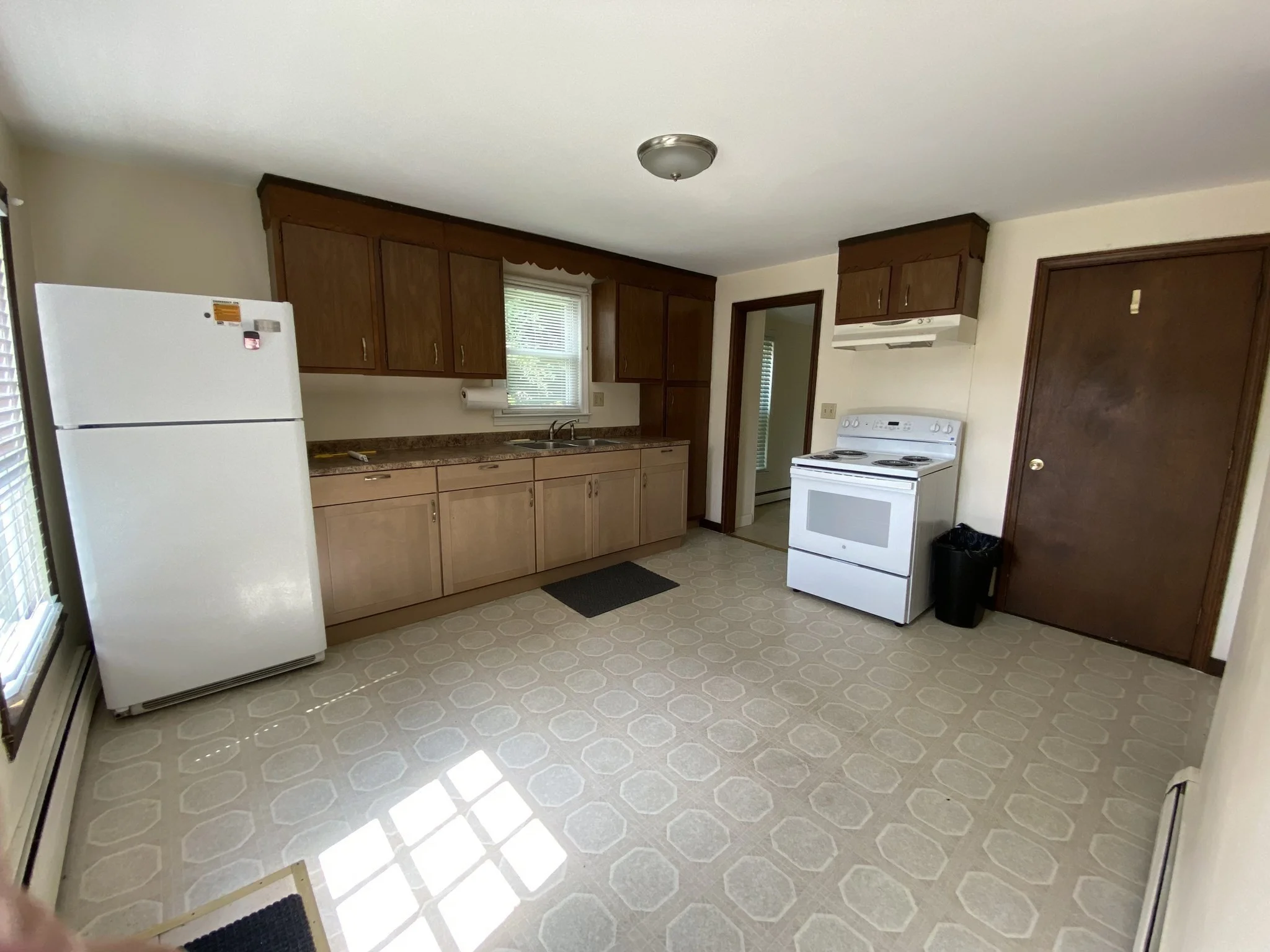 1 bed, 1 bath apartment for rent at 4 Main St Unit A, Sterling — photo 3 of 8