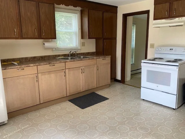 1 bed, 1 bath apartment for rent at 4 Main St Unit A, Sterling — photo 2 of 8