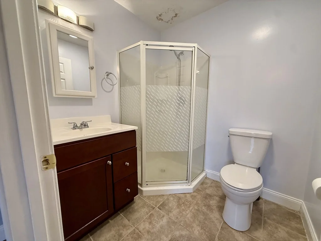 2 bed, 2 bath apartment for rent at 4 Marc Dr Unit 4D7, West Plymouth — photo 5 of 9