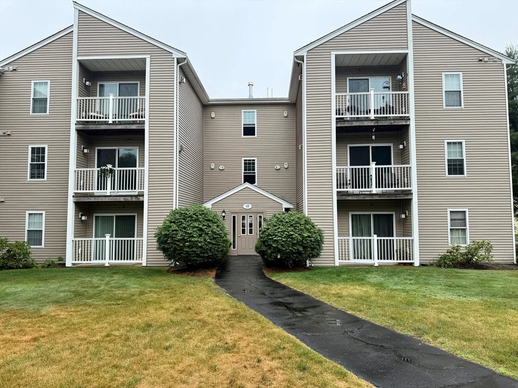 2 bed, 2 bath apartment for rent at 4 Marc Dr Unit 4D7, West Plymouth — photo 1 of 9