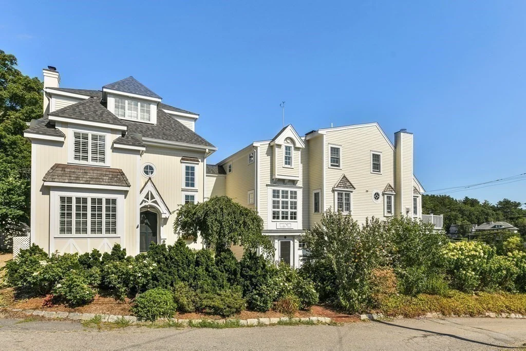 3 bed, 2 bath apartment for rent at 4 Margin Ct Unit 4B, Cohasset — photo 3 of 30