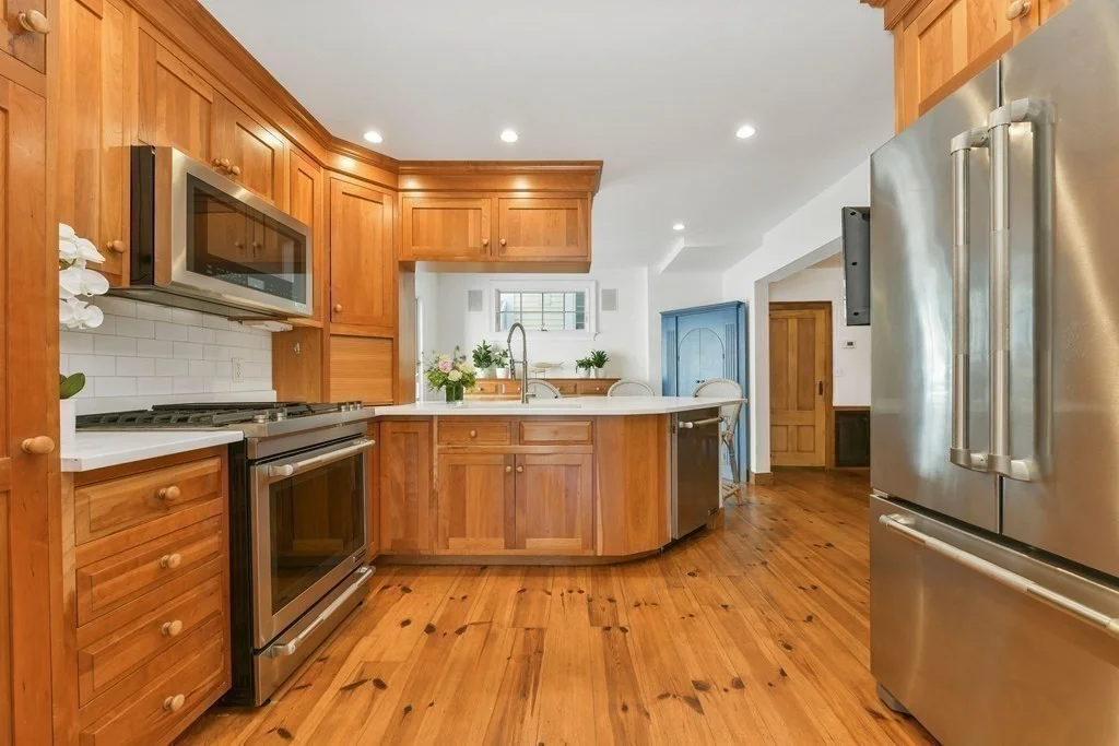 3 bed, 2 bath apartment for rent at 4 Margin Ct Unit 4B, Cohasset — photo 6 of 30