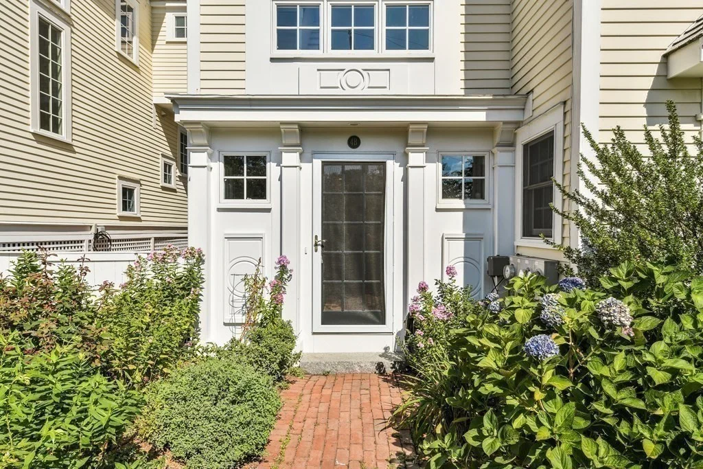 3 bed, 2 bath apartment for rent at 4 Margin Ct Unit 4B, Cohasset — photo 2 of 30