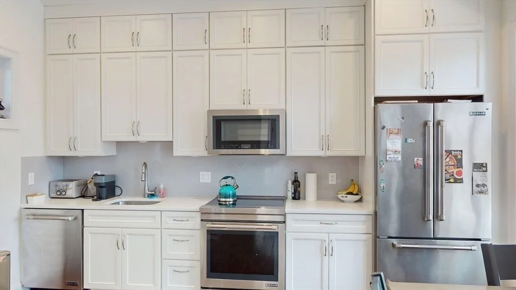 3 bed, 3 bath apartment for rent at 4 Market St Unit TH, Kendall Square — photo 3 of 22
