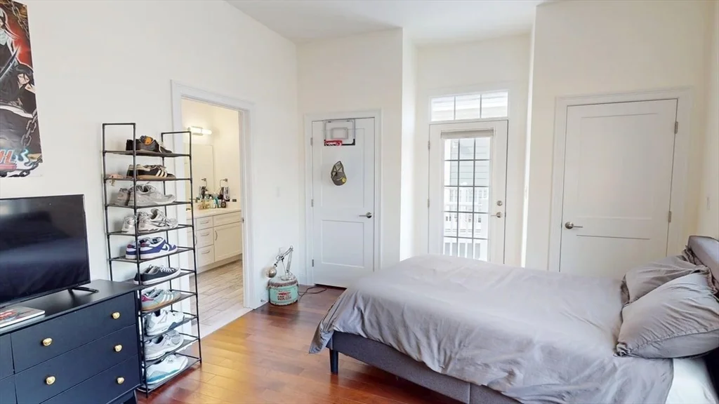 3 bed, 3 bath apartment for rent at 4 Market St Unit TH, Kendall Square — photo 15 of 22