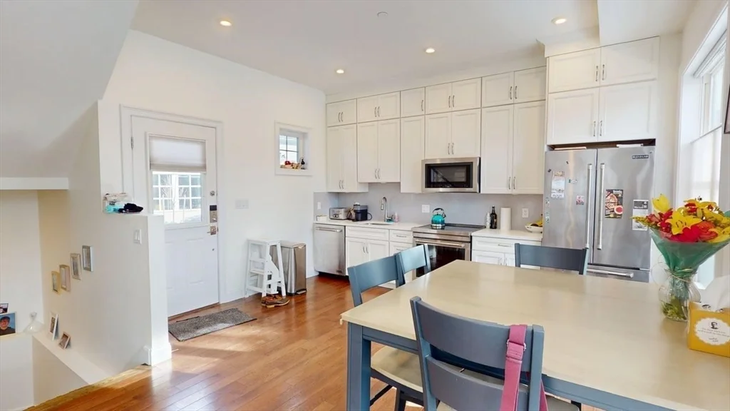 3 bed, 3 bath apartment for rent at 4 Market St Unit TH, Kendall Square — photo 1 of 22