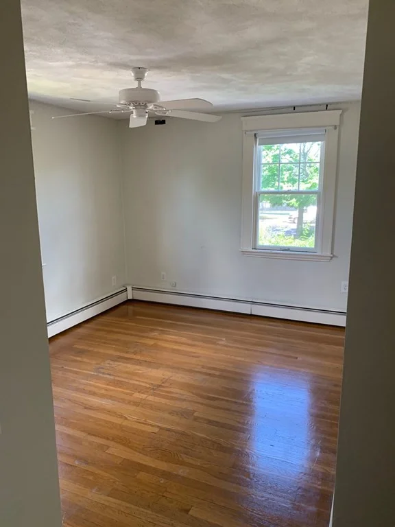 2 bed, 1 bath apartment for rent at 4 Martin St Unit 1, Marblehead — photo 10 of 13