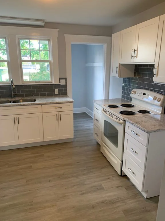 2 bed, 1 bath apartment for rent at 4 Martin St Unit 1, Marblehead — photo 5 of 13